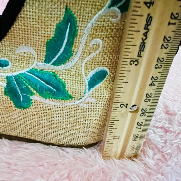 Vintage Chinese Floral Hibiscus Embroidery Strappy Round Toe Platform Wedges - Picture 12 of 16